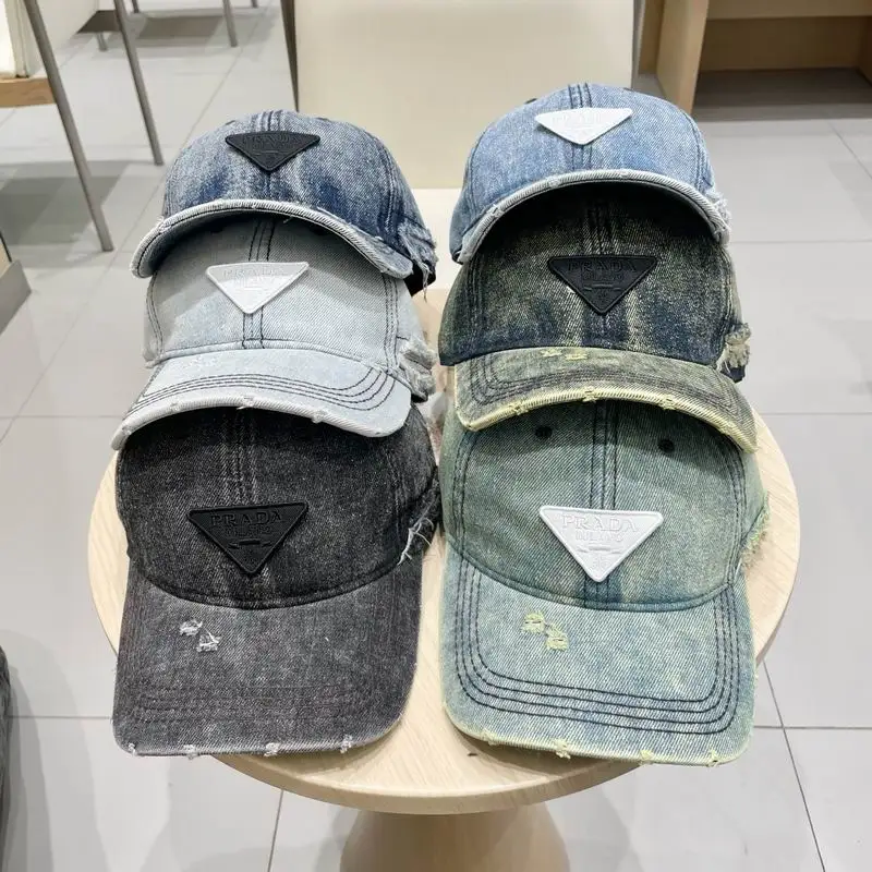 Prada Cap 032001